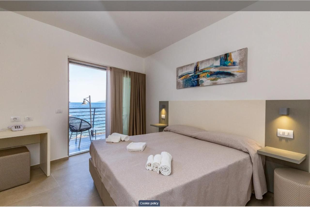 Hotel Caramare Кала-Гононе Экстерьер фото